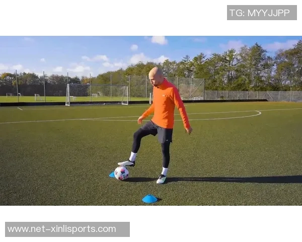 掌握足球长传技巧提升球队战术水平与个人技术能力的全面指南 掌握足球长传技巧提升球队战术水平与个人技术能力的全面指南